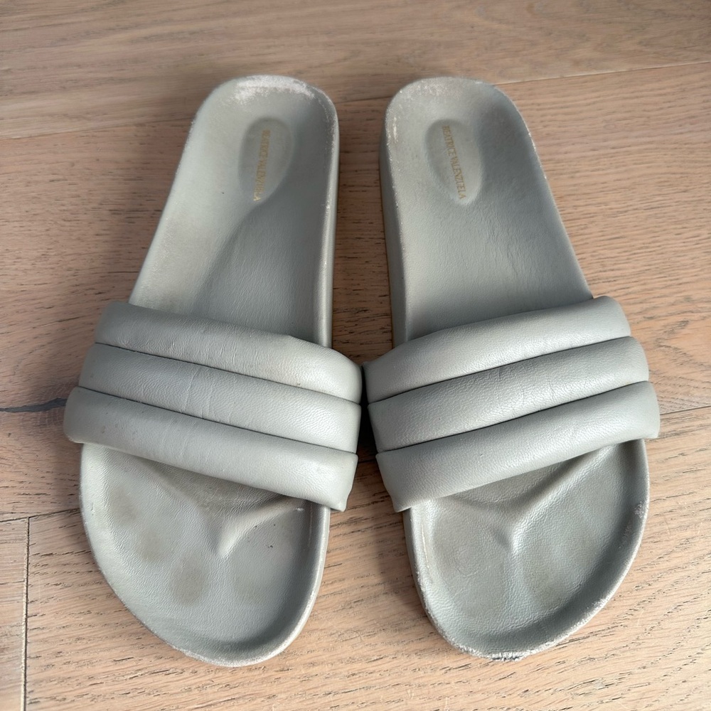 Beatrice Valenzuela Sandalia - sold out grey